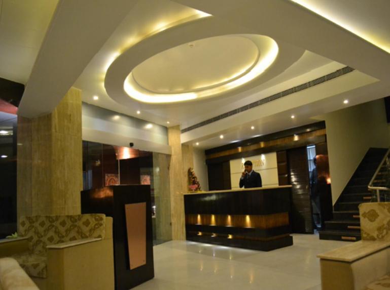 Hotel Ravisha Continental Allāhābād Junction Екстериор снимка
